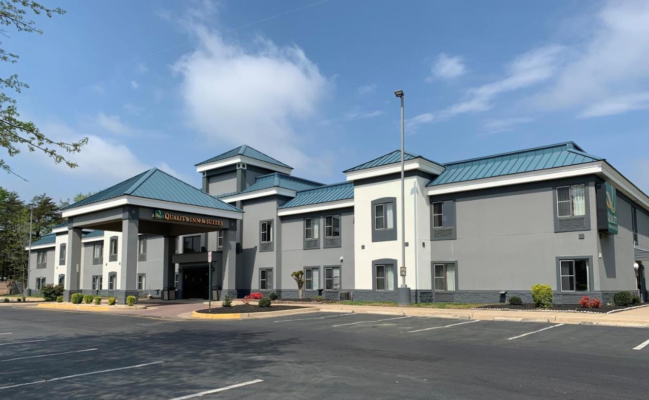 Quality Inn & Suites Quantico Stafford Exterior photo