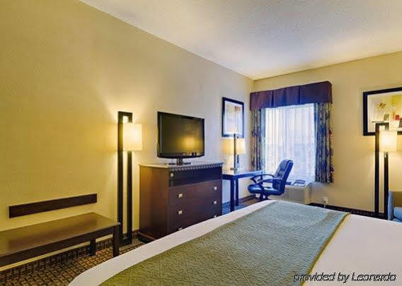 Quality Inn & Suites Quantico Stafford Exterior photo